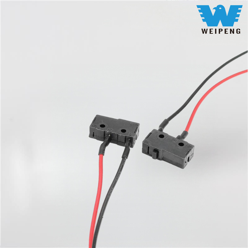 5A 10A Cluiche Athraigh Micrimhilseogra le Triomadóir Gruaige Consól